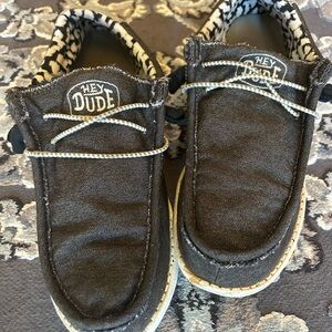 Hey Dudes, used. Charcoal gray. Cleaned in good condition.